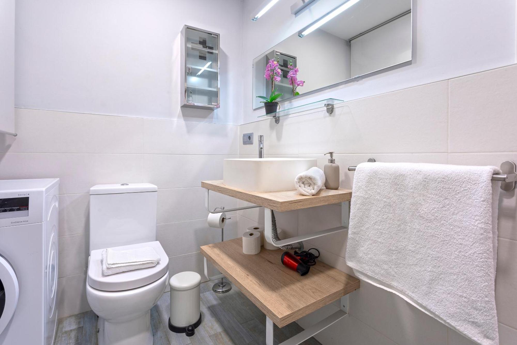 Coqueto Apartamento Junto A Calle Larios By Rent Me Málaga Exterior foto
